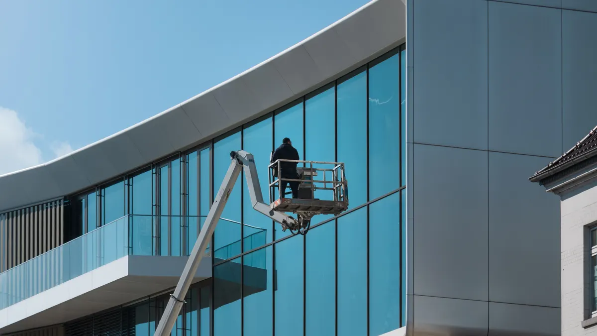 Bâtiment propre qui se salit rapidement
